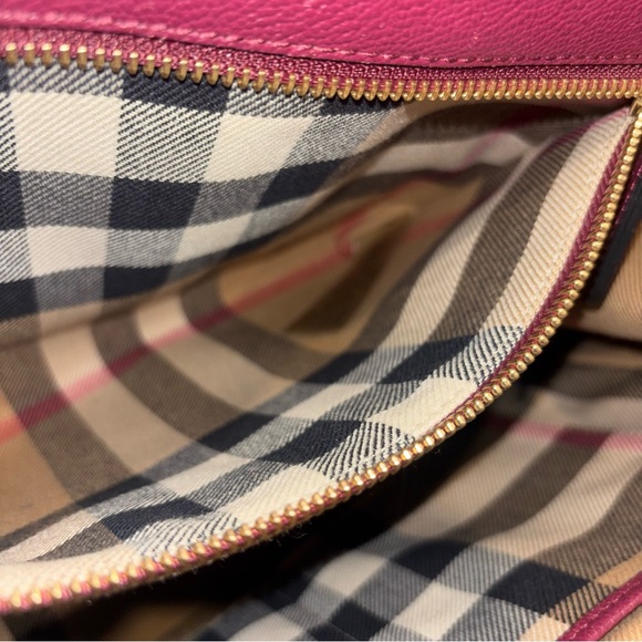 Burberry Soft Grain Medium Buckle Tote-Excellent! 👛 - Picture 9 of 15